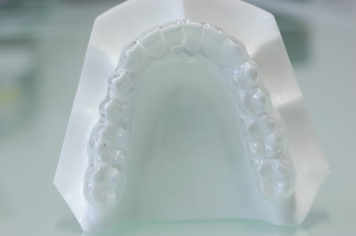 Mouth retainer